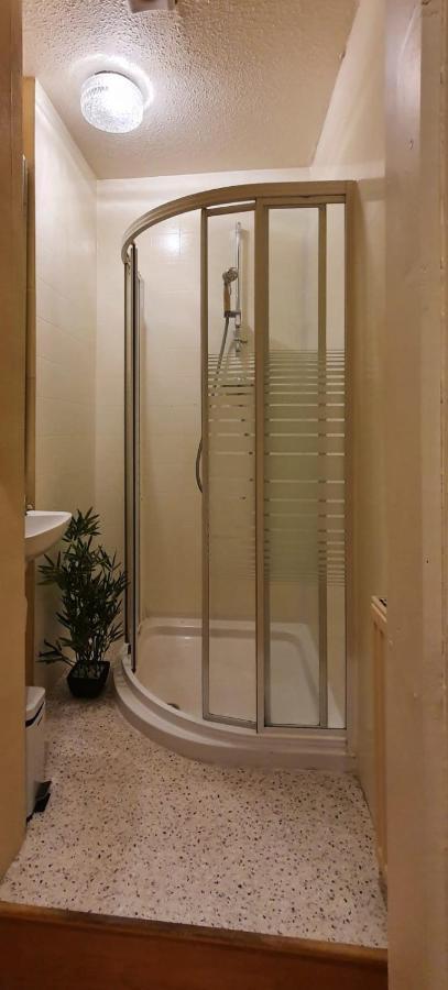Cosy And Modern Apartment In Central Édimbourg Extérieur photo
